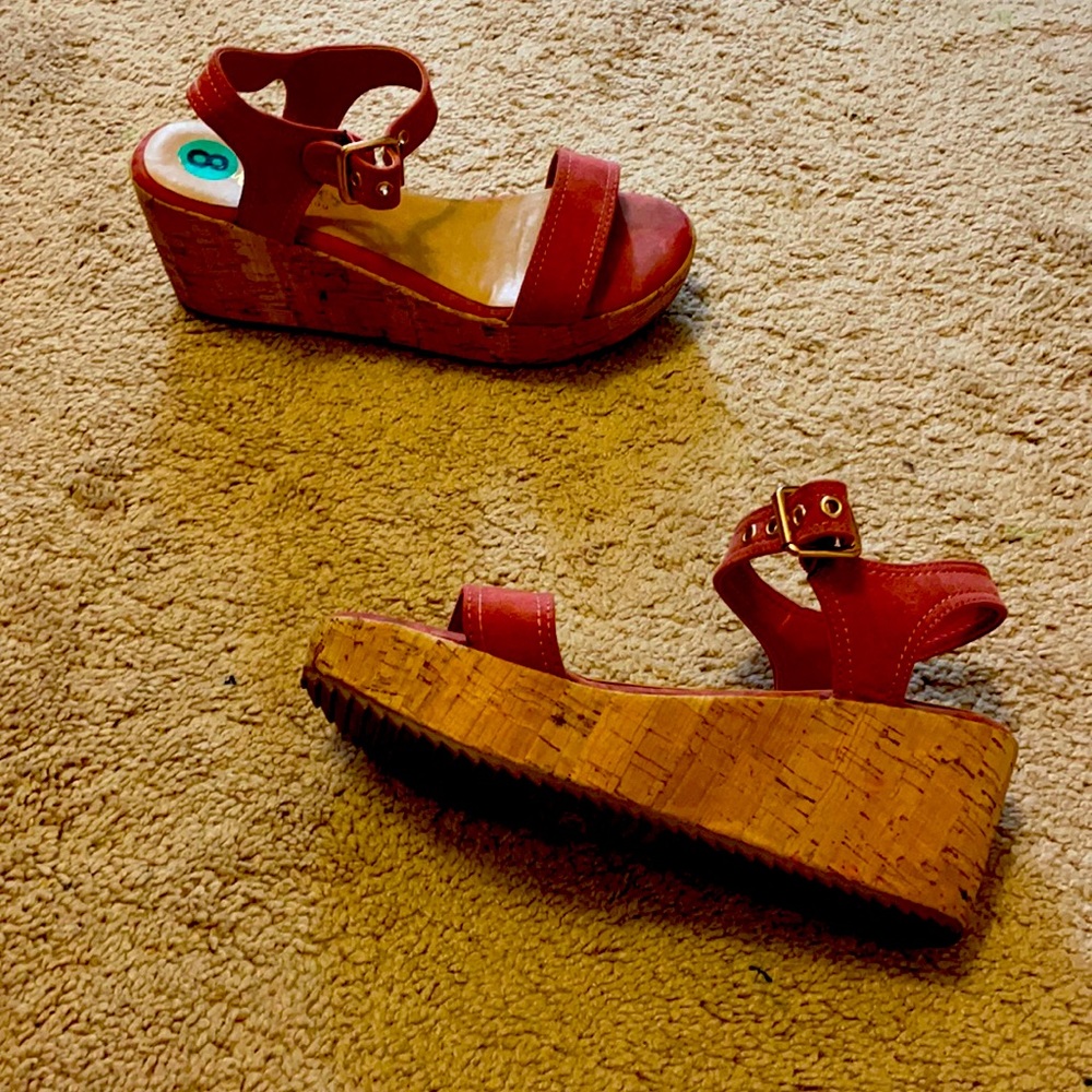Comfy sole mauve platform wedges